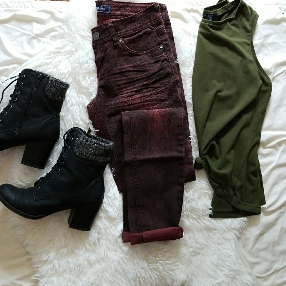 Snake skin skinny jeans