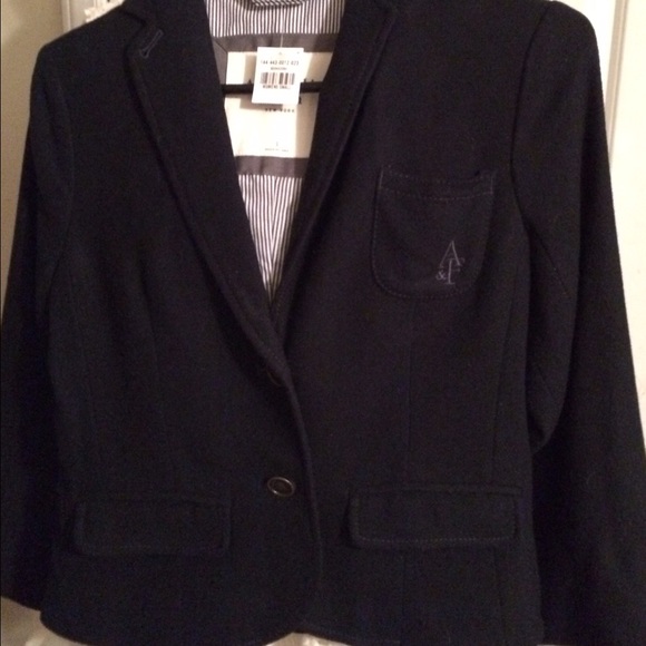NWT Navy wool blazer from Abercrombie & Fitch 🎀