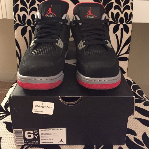 Jordan retro 4