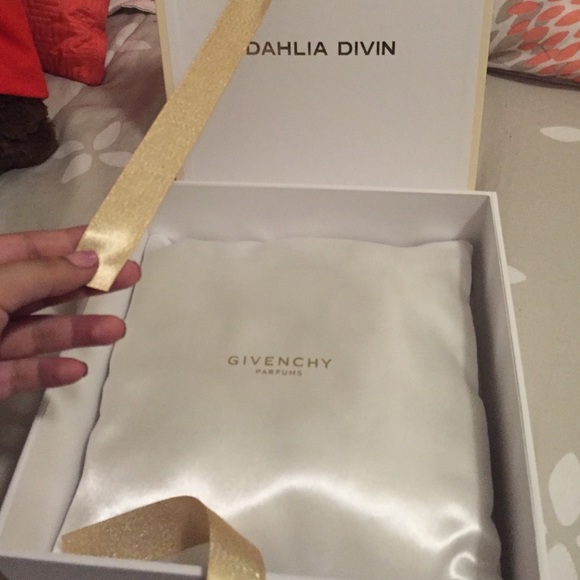 Givenchy Perfume Box Set - Picture 3 of 4