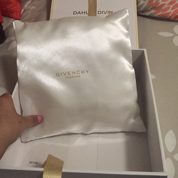 Givenchy Perfume Box Set - Picture 4 of 4