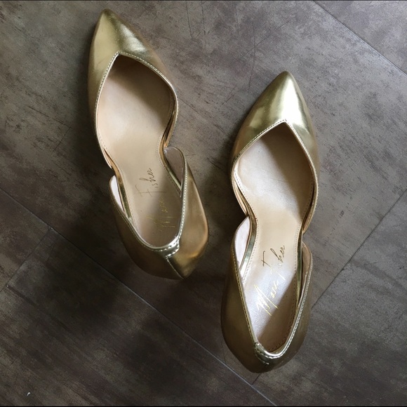 💕HOST PICK💕Gold metallic heels pumps Marc Fisher