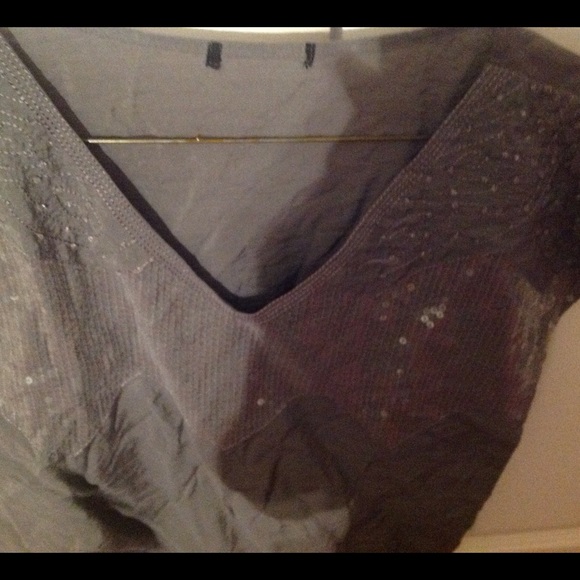 Grey top - Picture 2 of 4