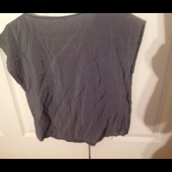 Grey top - Picture 3 of 4