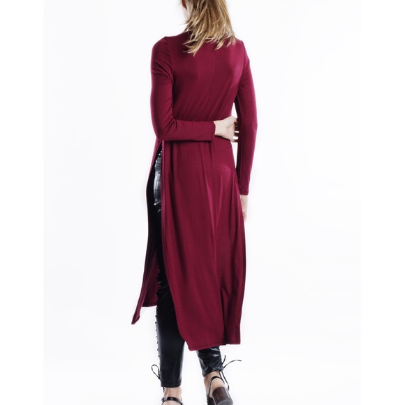 "Yours Truly" Long Sleeve Side Split Top - Picture 3 of 4