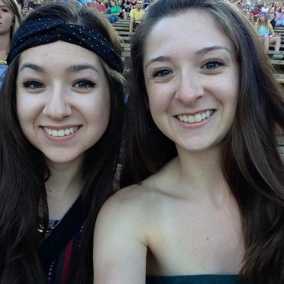 Meet Your Posher, Stef - Picture 2 of 3