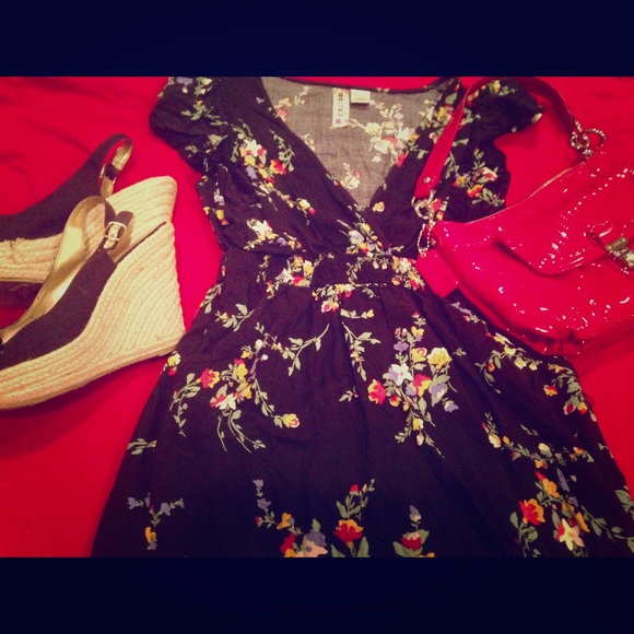 Mimi Chica Dresses & Skirts - Mimi chica black ruffled floral dress NWOT