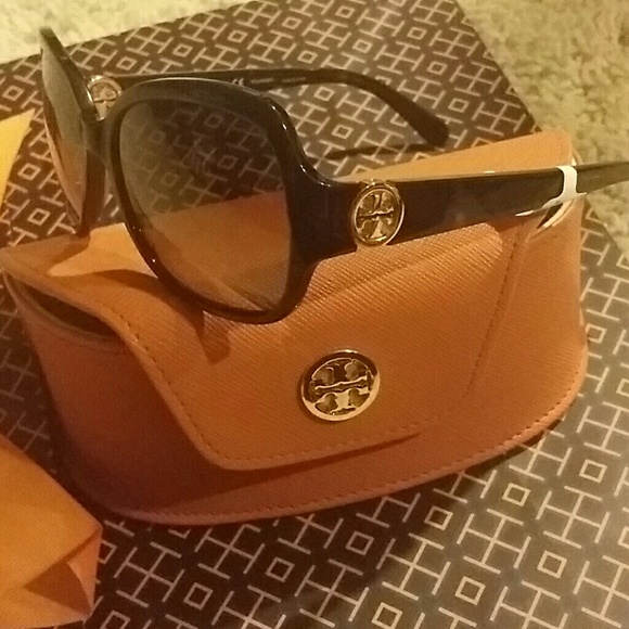 Tory Burch sunglass brand new with tag main image 4
