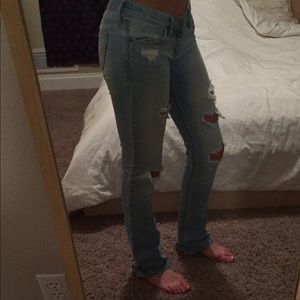 Hollister Light Wash Distressed Boot Cut Jeans!