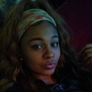 Meet your Posher, Latayvia