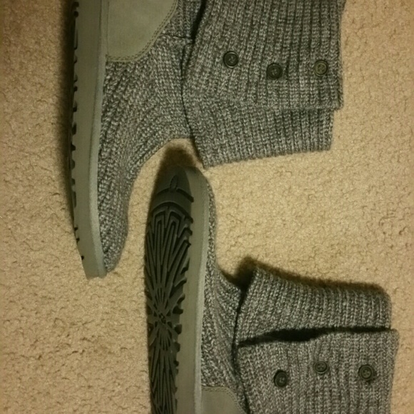 Grey knit Uggs