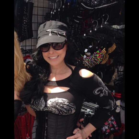Welcome to my closet!  :) - Picture 2 of 7