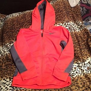 Nike thermafit hooded sweatshirt size 6