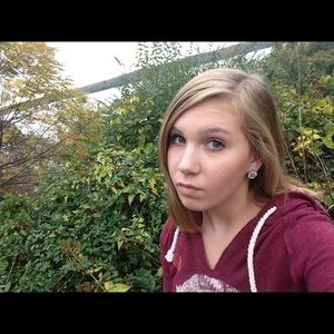 Meet your Posher, Olivia