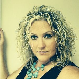 Meet your Posher, Melanie