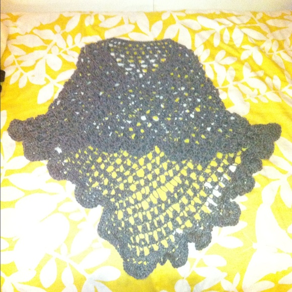 Handmade Two-Way Poncho - Picture 2 of 4