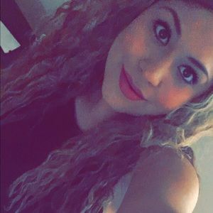 Meet your Posher, Deysi