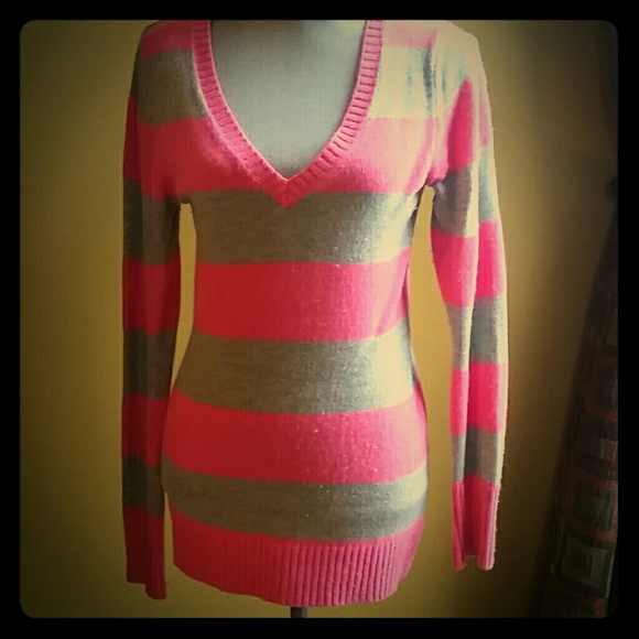 GAP S grey pink striped sweater v neck