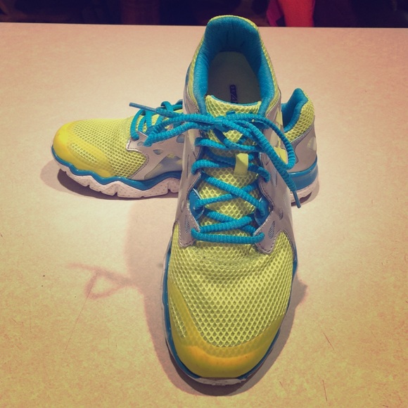 Under Armour Shoes sz 9.5