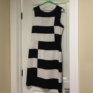 Black/White White House Black Market Sheath Dress