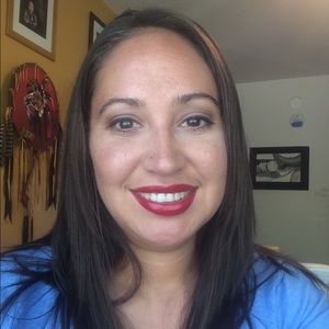 Meet your Posher, Leona