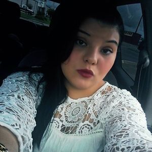 Meet your Posher, Lindsey breann