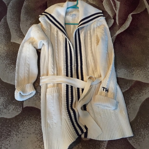 Sweater/coat.  N/W.  2 pockets. TH emblem. - Picture 1 of 4