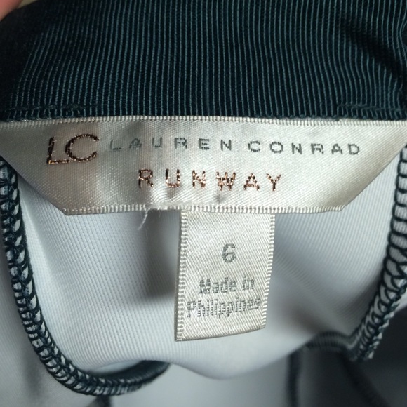 LC Runway Skirt: Size 6 - Picture 2 of 2