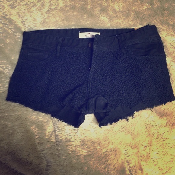 Hollister Low Rise Shorts Size 7 - Picture 1 of 3