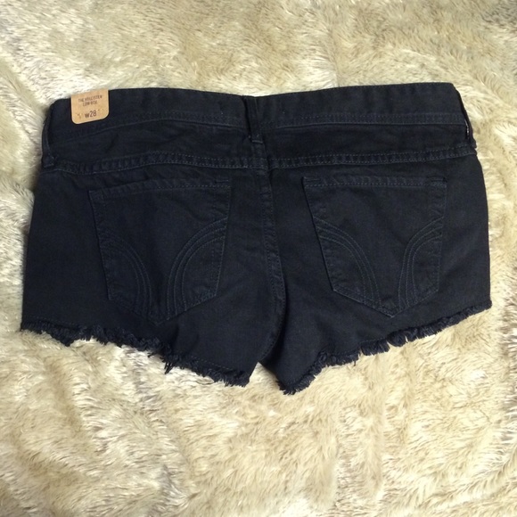 Hollister Low Rise Shorts Size 7 - Picture 3 of 3
