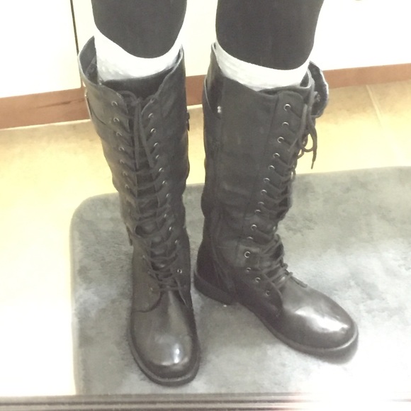Black laced boots - Picture 4 of 4