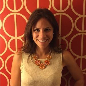 Meet your Posher, Lara