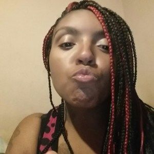 Meet your Posher, Carla