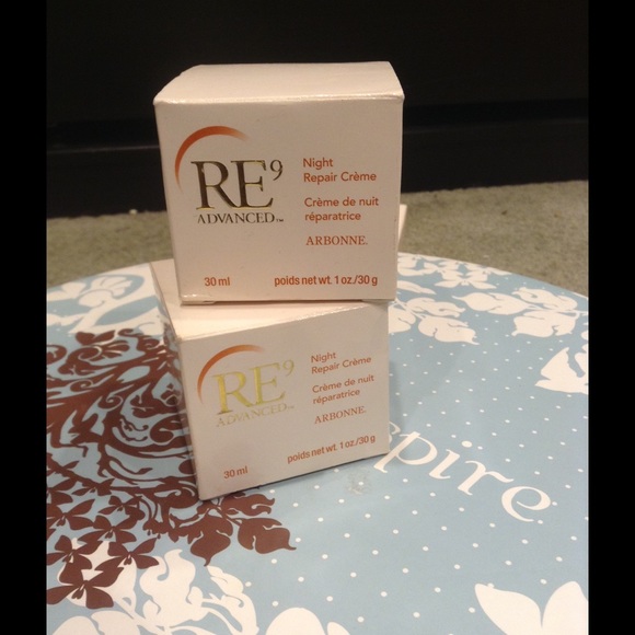 Arbonne RE9 Night Repair cream