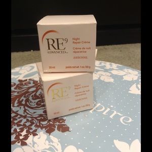 Arbonne RE9 Night Repair cream