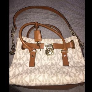 Authentic Michael Kors purse!