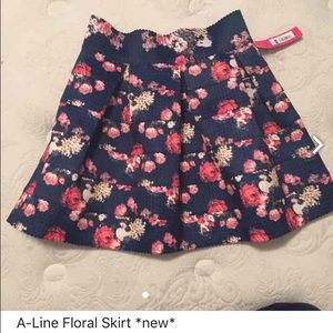 📍SOLD📍 A-Line Floral Skirt NWT