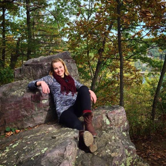 Meet your Posher, Adriene