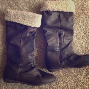 Brown fur boots