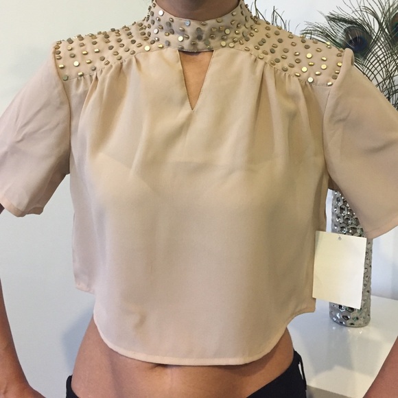 S/S Studded crop top. - Picture 4 of 4