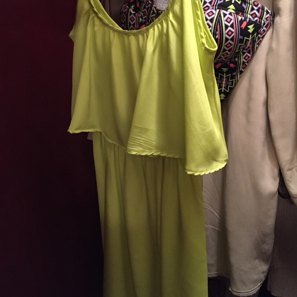 Super cute bright dress!!💚💚💚 - Picture 1 of 1