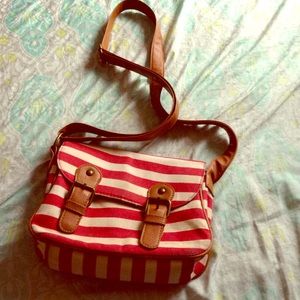 Small Wrap Around American Eagle Bag