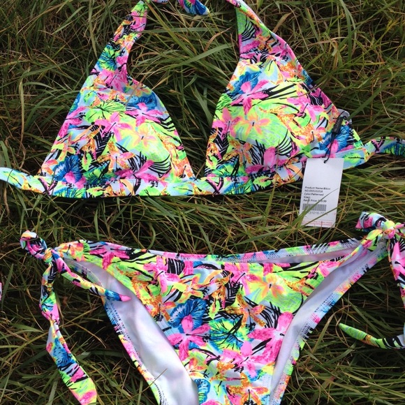 Relleciga bikini.