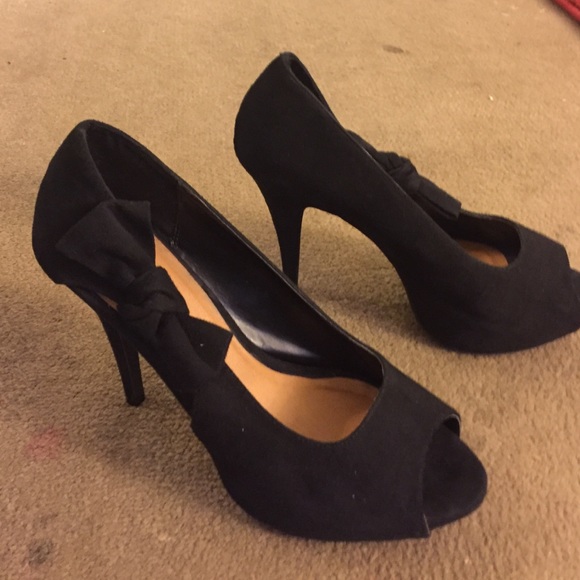 Almost new black heels