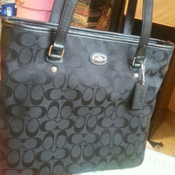 NWT Coach signature zip top tote with a FREE GIFT