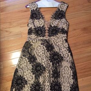 ❗️REDUCED❗️BCBG Floral Lace Dress size 6