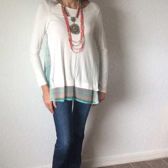 🎂 Anniversary Sale 🎂 White with Mint Accent Top - Picture 2 of 4