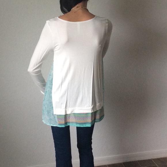 🎂 Anniversary Sale 🎂 White with Mint Accent Top - Picture 4 of 4