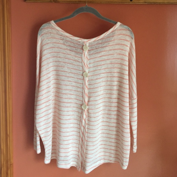 Cream and pink sweater. - Picture 2 of 4