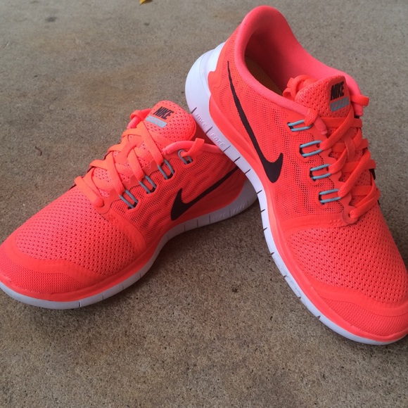SOLD Women's Nike Free 5.0 - Picture 2 of 4